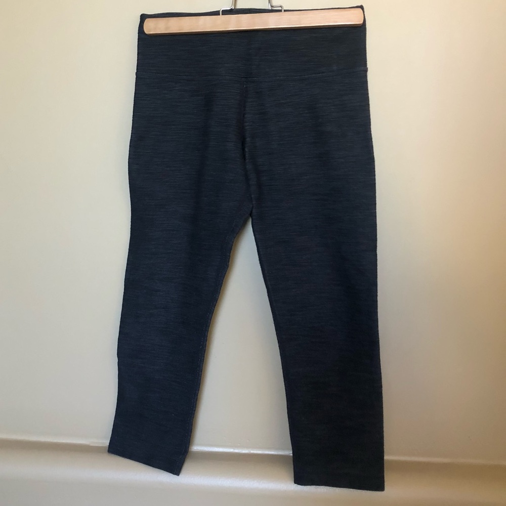 Lululemon crops